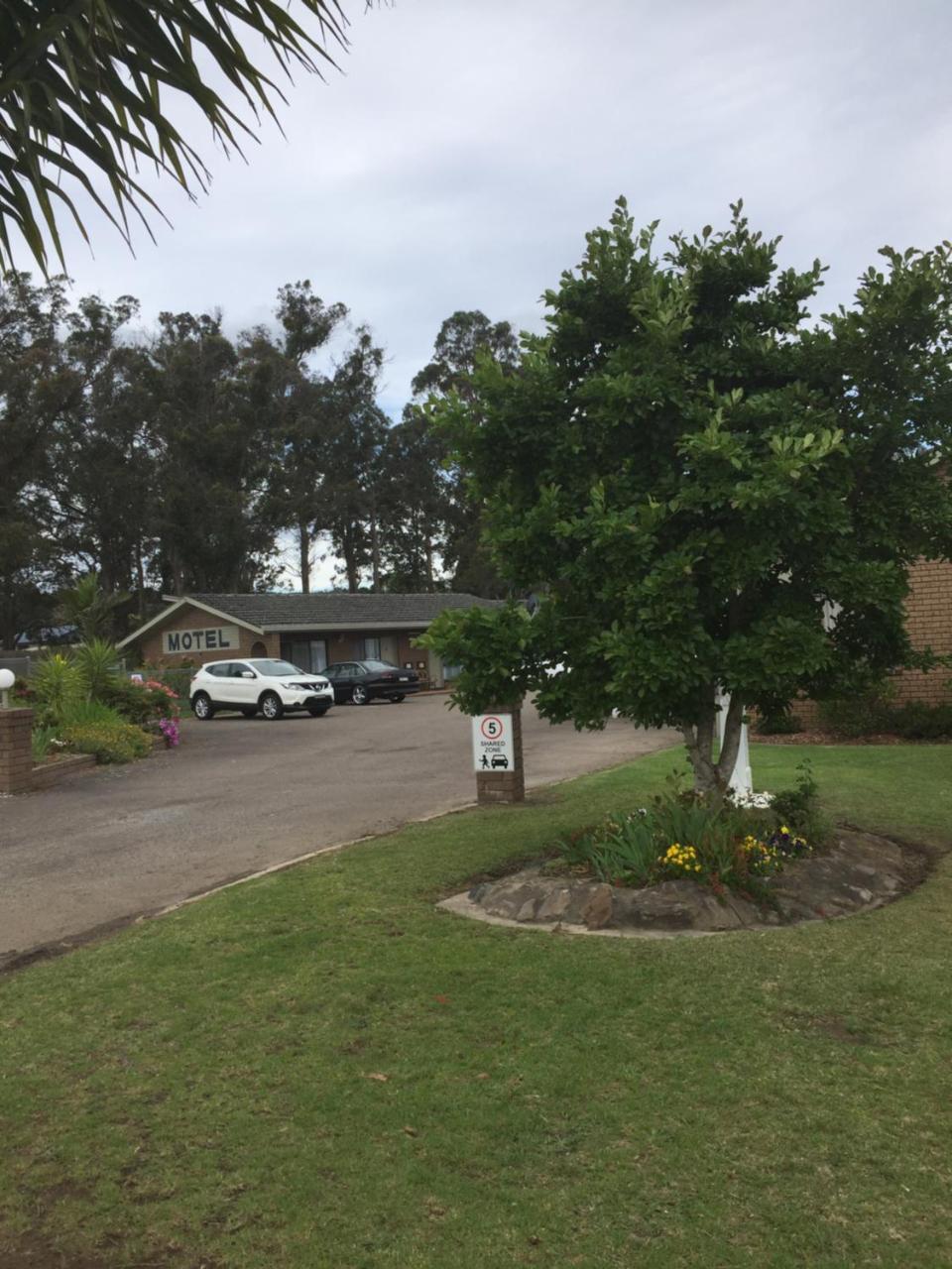 Eden Golf View Motel Exteriör bild